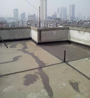 恩施市漏水维修 楼顶漏水是什么原因，楼顶漏水维修方法是什么?